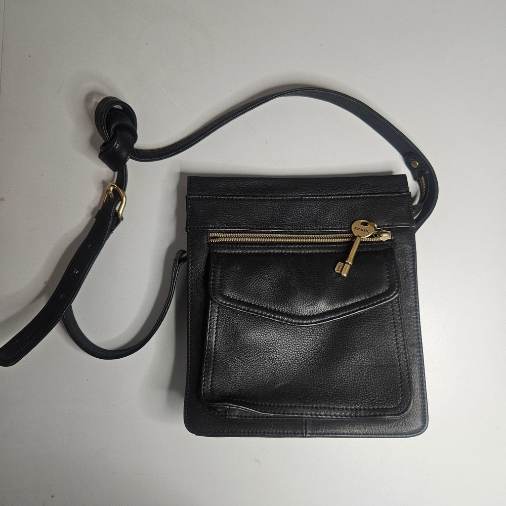 Fossil 75082 Black Pebbled Leather Crossbody Messenger Bag Brass Key Charm